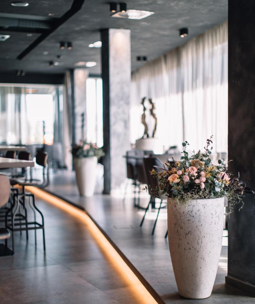 Nutrend World Hotel Olomouc Exterior foto