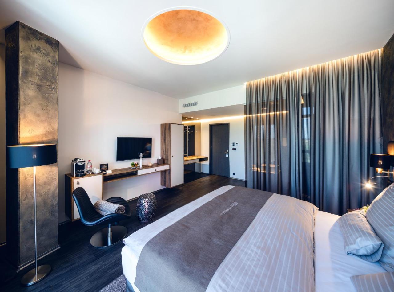 Nutrend World Hotel Olomouc Exterior foto