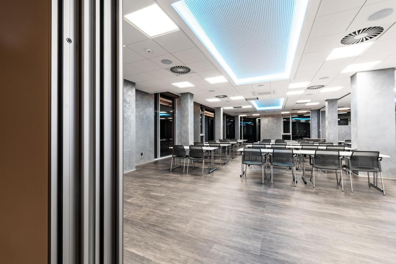 Nutrend World Hotel Olomouc Exterior foto